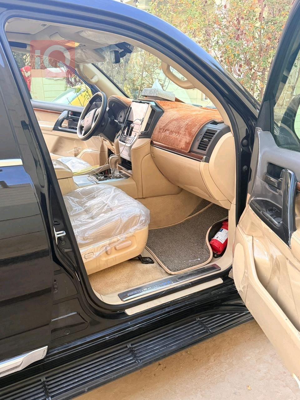 تويوتا لاندكروزر